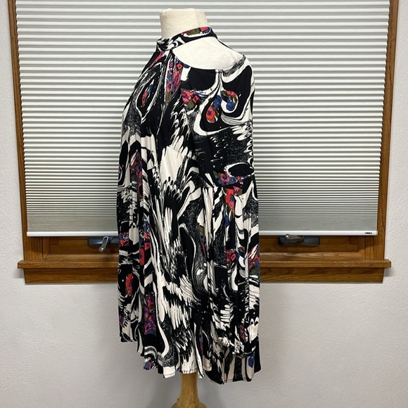 Free People Black Drift Away Cold-Shoulder Long Sleeve Tunic Top Size XS - Picture 13 of 16